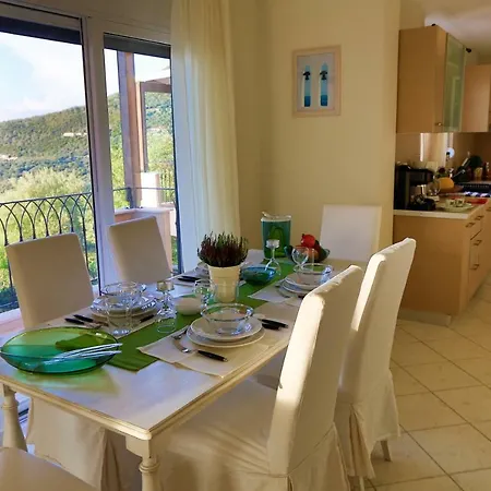 Villas Attis * Σύβοτα