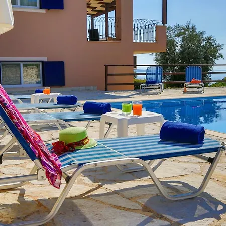 Villas Attis Βίλα Σύβοτα