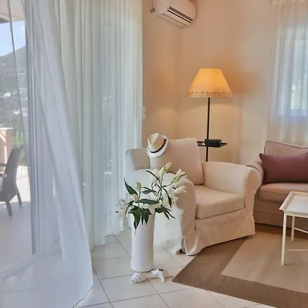 Villas Attis * Σύβοτα