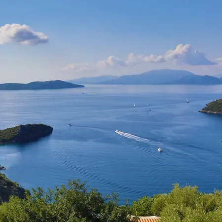 Villas Attis Βίλα